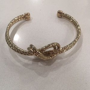 Gold knot bracelet